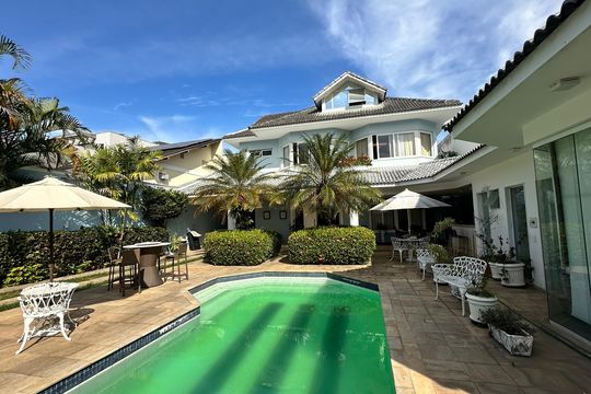 Área Externa de casa à venda com 4 quartos, 508m² em Barra da Tijuca, Rio de Janeiro