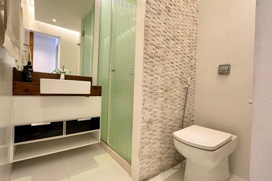 Banheiro 2 de apartamento à venda com 4 quartos, 206m² em Copacabana, Rio de Janeiro