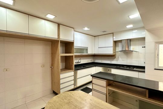 Cozinha de apartamento à venda com 4 quartos, 206m² em Copacabana, Rio de Janeiro