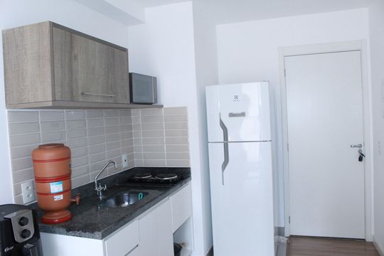 Cozinha de apartamento para alugar com 1 quarto, 28m² em República, São Paulo