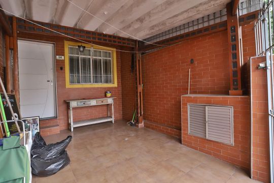 Garagem de casa à venda com 2 quartos, 90m² em Água Rasa, São Paulo