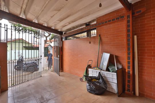 Garagem de casa à venda com 2 quartos, 90m² em Água Rasa, São Paulo
