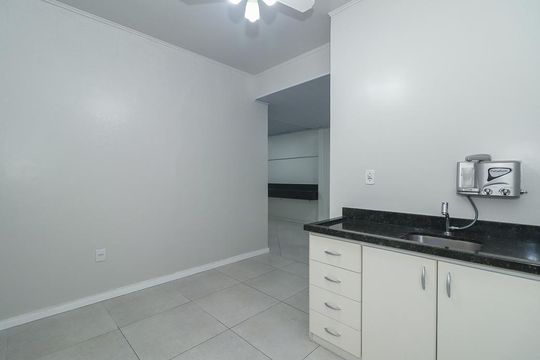 Cozinha de apartamento para alugar com 3 quartos, 160m² em Floresta, Porto Alegre