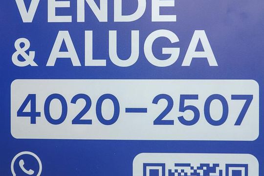 Placa de apartamento para alugar com 3 quartos, 160m² em Floresta, Porto Alegre