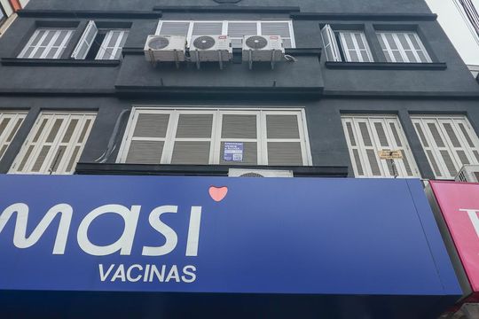 Placa de apartamento para alugar com 3 quartos, 160m² em Floresta, Porto Alegre