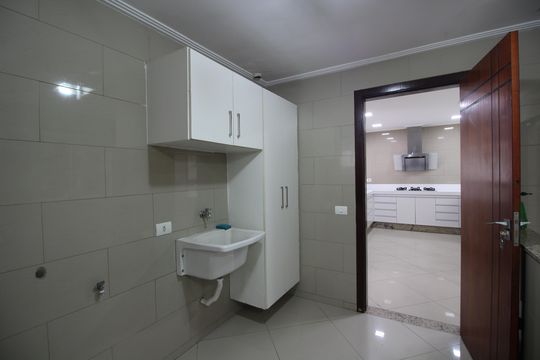 Área de Serviço de casa de condomínio para alugar com 5 quartos, 900m² em Taquara, Rio de Janeiro