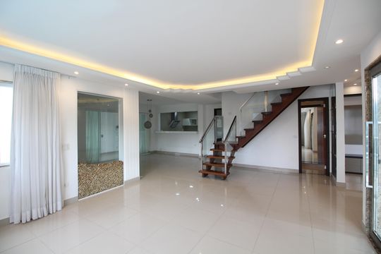 Casa de Condomínio para alugar com 5 quartos, 900m² em Taquara, Rio de Janeiro