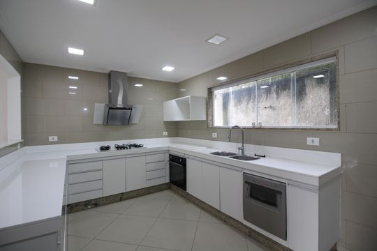Cozinha de casa de condomínio para alugar com 5 quartos, 900m² em Taquara, Rio de Janeiro