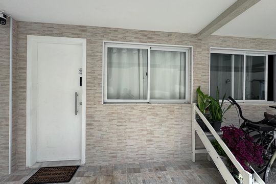 Fachada de casa à venda com 3 quartos, 127m² em Recreio dos Bandeirantes, Rio de Janeiro
