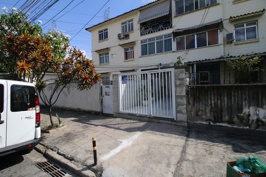 Fachada do Prédio de apartamento à venda com 1 quarto, 60m² em Irajá, Rio de Janeiro