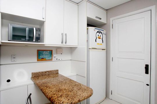 Cozinha de apartamento à venda com 2 quartos, 110m² em Mont’serrat, Porto Alegre