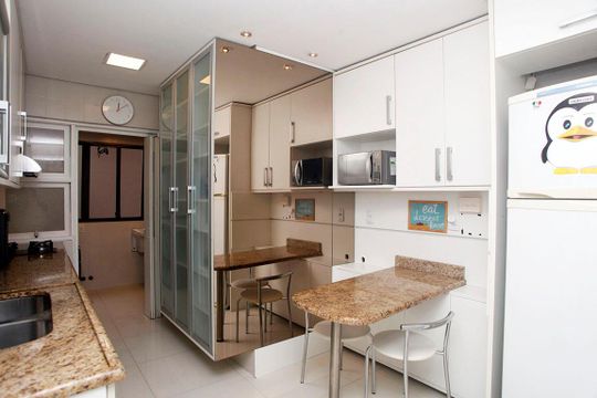 Cozinha de apartamento à venda com 2 quartos, 110m² em Mont’serrat, Porto Alegre