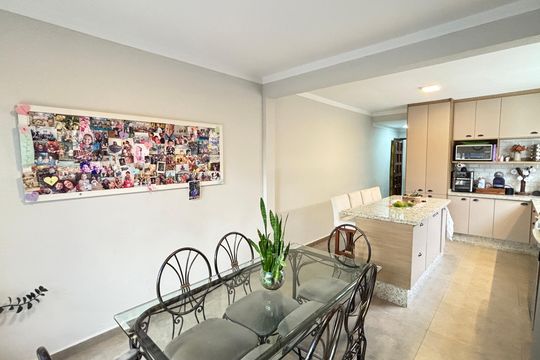 Cozinha  de casa à venda com 3 quartos, 200m² em Jardim Ana Maria, Santo André