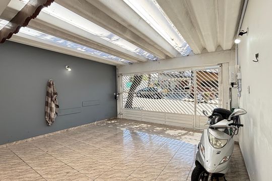 Garagem de casa à venda com 3 quartos, 200m² em Jardim Ana Maria, Santo André