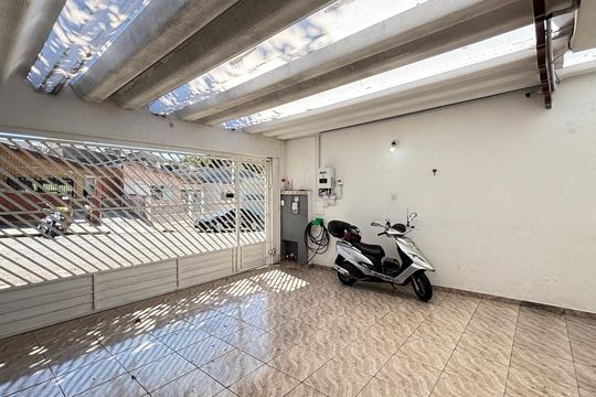 Garagem de casa à venda com 3 quartos, 200m² em Jardim Ana Maria, Santo André