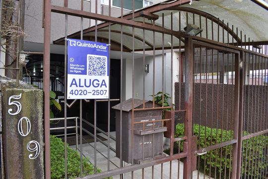 Plaquinha de apartamento para alugar com 3 quartos, 119m² em Centro, Curitiba