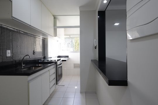 Cozinha de apartamento para alugar com 2 quartos, 49m² em Vila Andrade, São Paulo