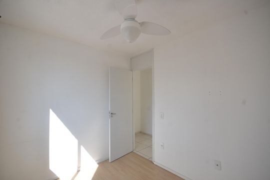 Quarto 1 de apartamento para alugar com 2 quartos, 48m² em Campo Grande, Rio de Janeiro