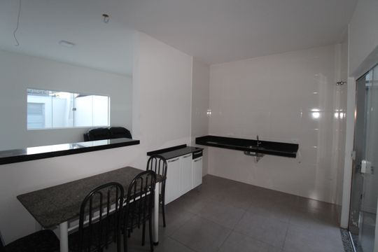 Cozinha de casa para alugar com 2 quartos, 70m² em Jardim Minezotta (nova Veneza), Sumaré