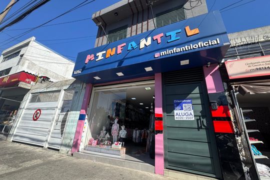 Fachada com PLACA de casa para alugar com 2 quartos, 70m² em Rochdale, Osasco