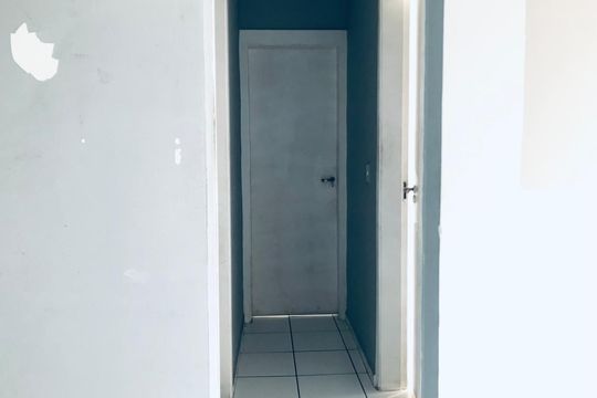 Corredor de apartamento para alugar com 2 quartos, 54m² em Guadalupe, Rio de Janeiro