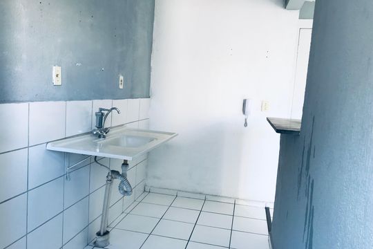 Cozinha de apartamento para alugar com 2 quartos, 54m² em Guadalupe, Rio de Janeiro