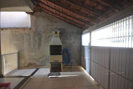 Garagem de casa à venda com 2 quartos, 120m² em Campo Grande, Rio de Janeiro