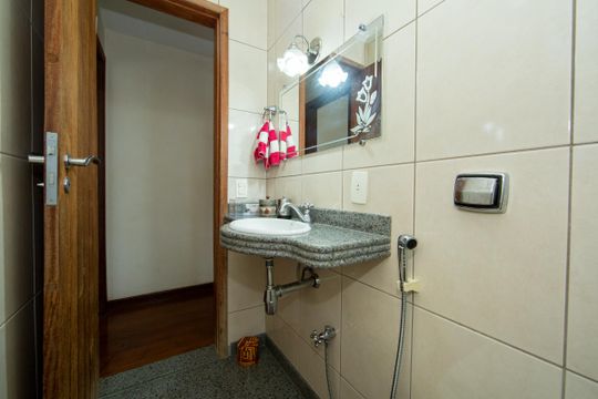 BANHEIRO3 de apartamento para alugar com 3 quartos, 200m² em Salgado Filho, Belo Horizonte