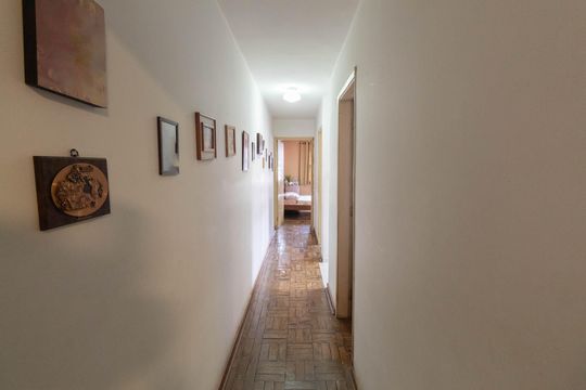 Corredor de casa para alugar com 3 quartos, 150m² em Jardim Peri, São Paulo