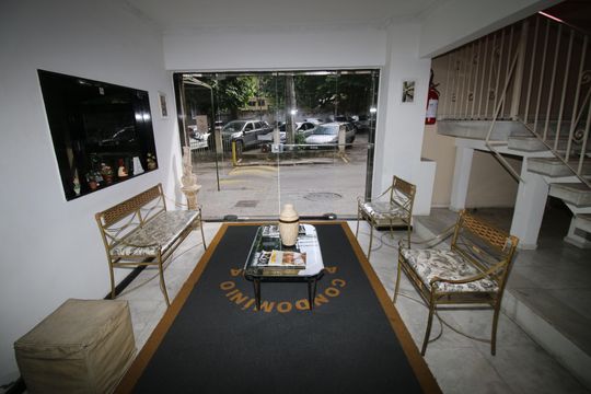Hall de entrada de apartamento à venda com 3 quartos, 69m² em Olaria, Rio de Janeiro