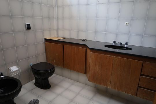 Banheiro da Suíte 2 de casa à venda com 4 quartos, 945m² em Interlagos, São Paulo