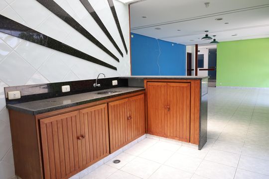 Cozinha 2 de casa à venda com 4 quartos, 945m² em Interlagos, São Paulo
