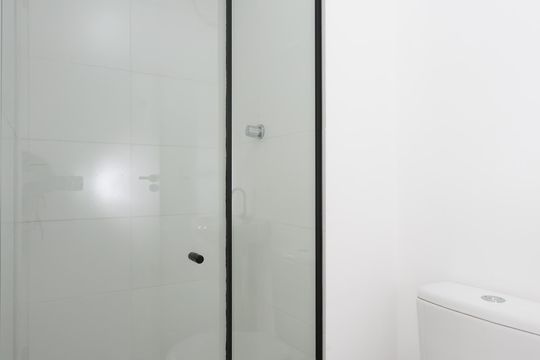 Banheiro  de apartamento para alugar com 2 quartos, 33m² em Vila Carmosina, São Paulo