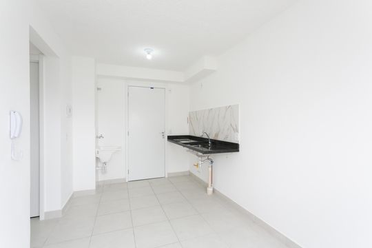 Apartamento para alugar com 2 quartos, 33m² em Vila Carmosina, São Paulo