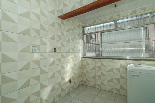 Cozinha de apartamento para alugar com 2 quartos, 49m² em Rubem Berta, Porto Alegre