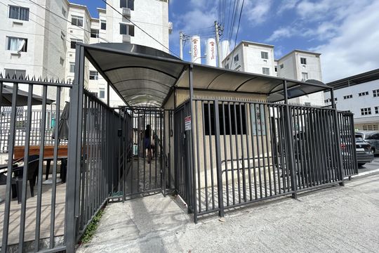 Portaria de apartamento para alugar com 2 quartos, 42m² em Madureira, Rio de Janeiro