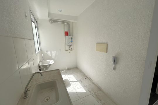 Cozinha de apartamento para alugar com 2 quartos, 42m² em Madureira, Rio de Janeiro