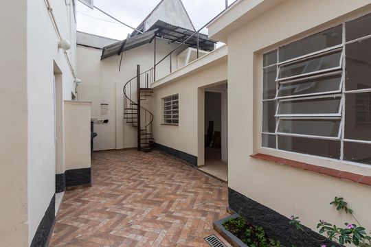 Quintal de casa à venda com 4 quartos, 150m² em Santo Amaro, São Paulo