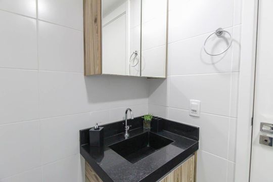 Banheiro de apartamento à venda com 1 quarto, 26m² em Jardim Independência (São Paulo), São Paulo