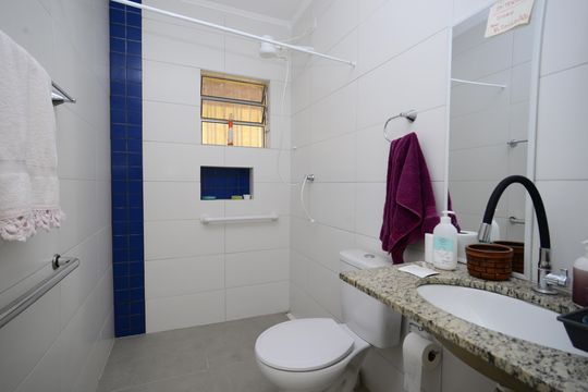Banheiro 2 de casa à venda com 2 quartos, 126m² em Vila Moinho Velho, São Paulo