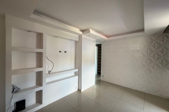 Sala de apartamento à venda com 1 quarto, 40m² em Jacarepaguá, Rio de Janeiro