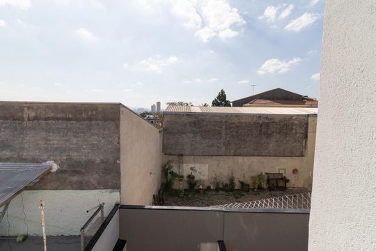 Vista da Suíte 01 de casa à venda com 3 quartos, 200m² em Vila Lais, São Paulo