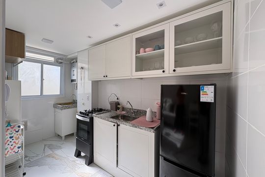 Cozinha de apartamento para alugar com 2 quartos, 44m² em Jardim Iris, São Paulo
