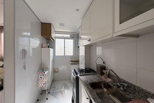 Cozinha de apartamento para alugar com 2 quartos, 44m² em Jardim Iris, São Paulo