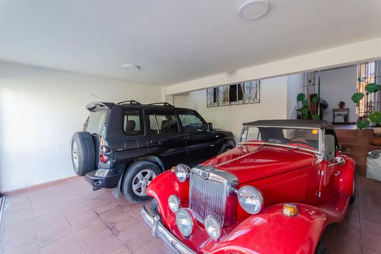 Garagem de casa à venda com 2 quartos, 213m² em Vila Mariana, São Paulo