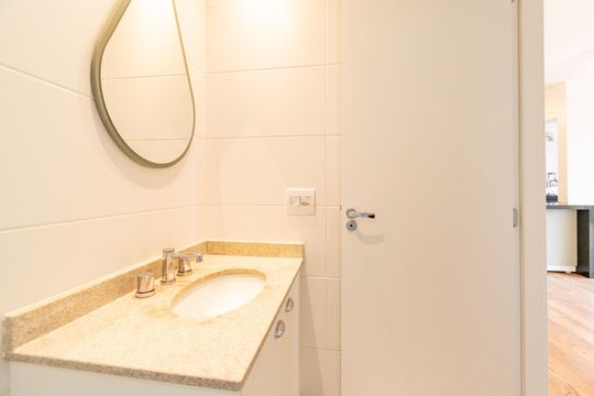 Banheiro Social de apartamento para alugar com 2 quartos, 115m² em Jardim Prudência, São Paulo