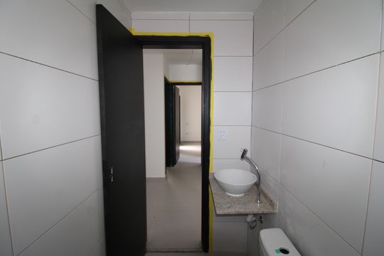 Banheiro de apartamento à venda com 1 quarto, 33m² em Parada Inglesa, São Paulo