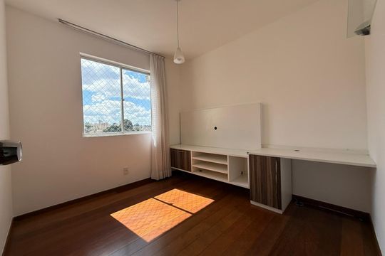 Quarto de apartamento à venda com 3 quartos, 95m² em Santa Tereza, Belo Horizonte
