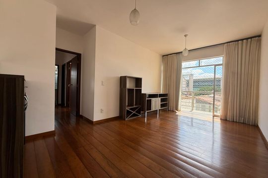 Sala de apartamento à venda com 3 quartos, 95m² em Santa Tereza, Belo Horizonte