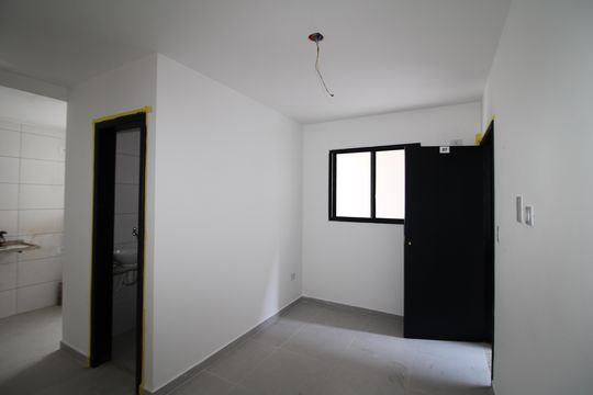 Sala/Cozinha de apartamento à venda com 2 quartos, 42m² em Parada Inglesa, São Paulo